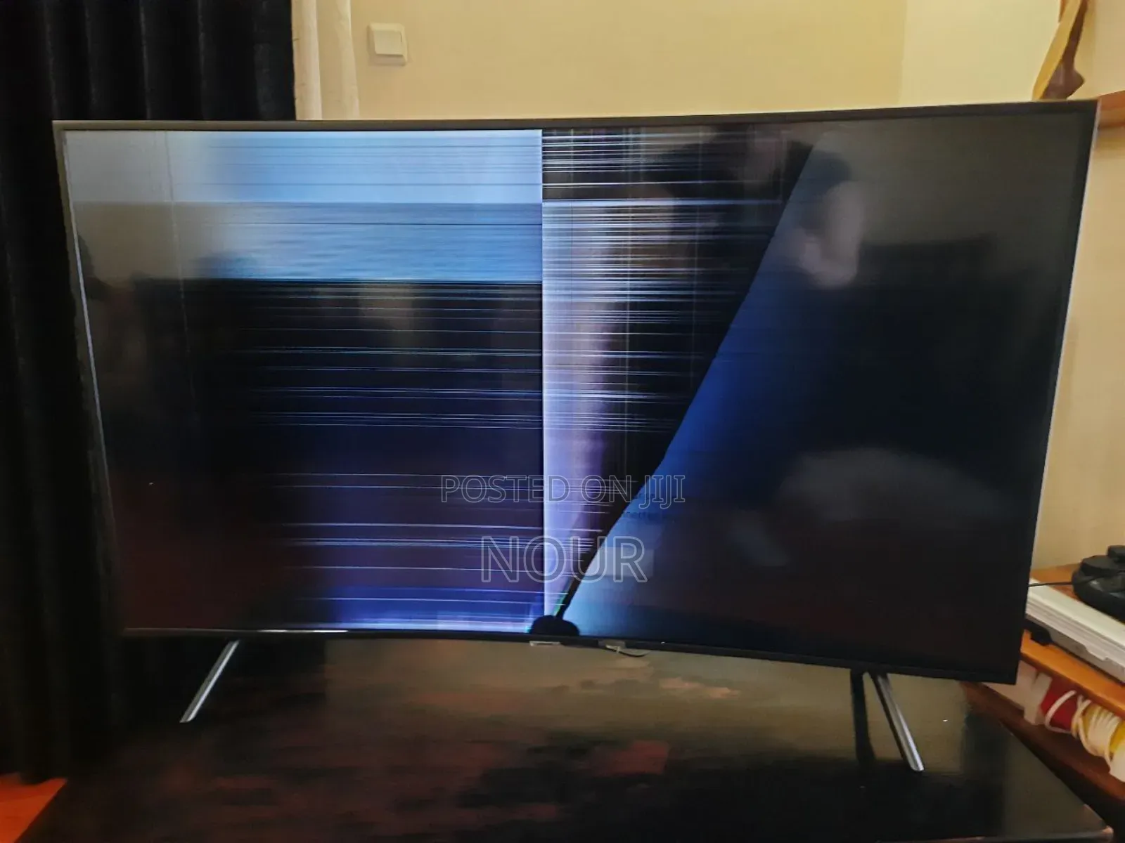Samsung 55'' Screen Cracked