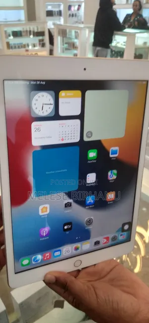 New Apple iPad Wi-Fi 128 GB Silver