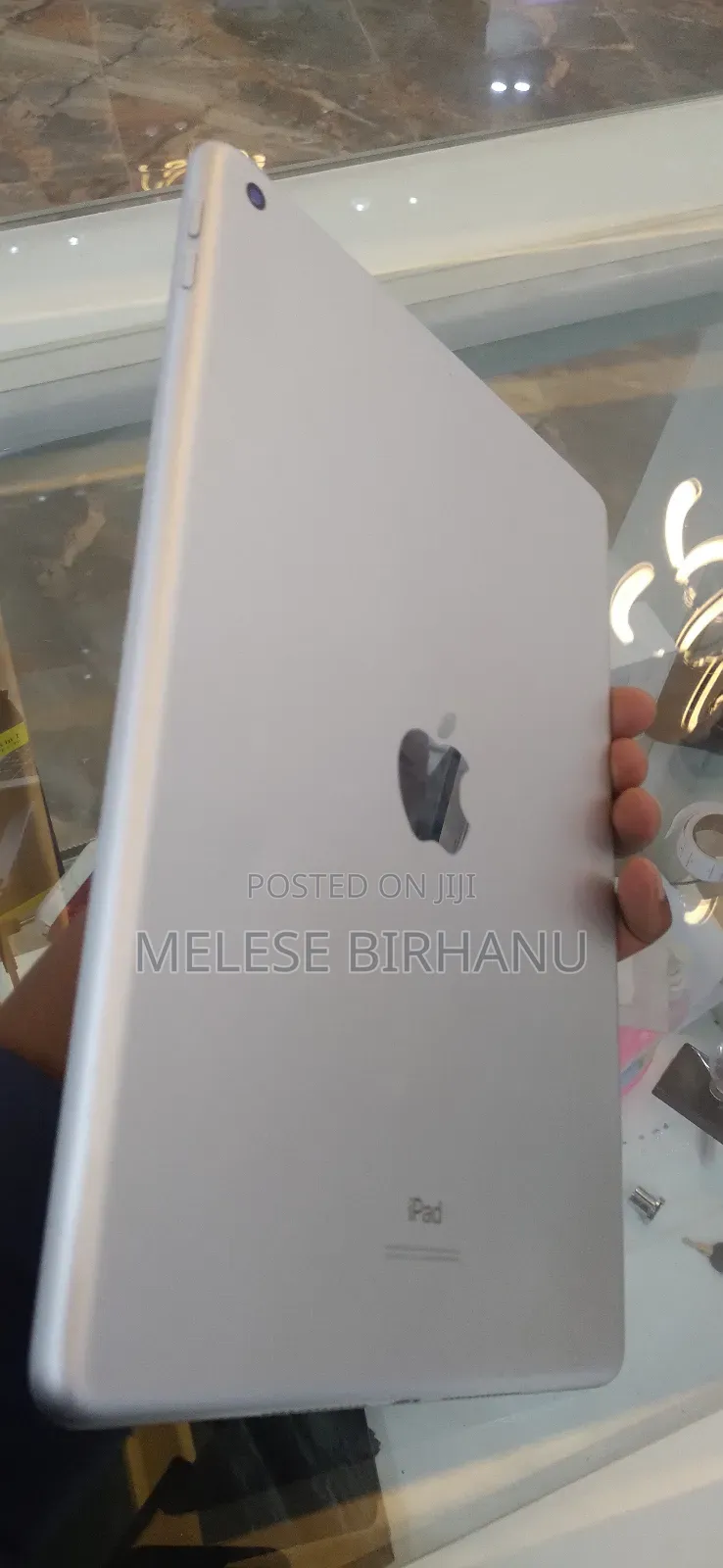 New Apple iPad Wi-Fi 128 GB Silver