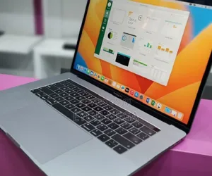 New Laptop Apple MacBook Pro 2018 16GB Intel Core I7 SSD 512GB