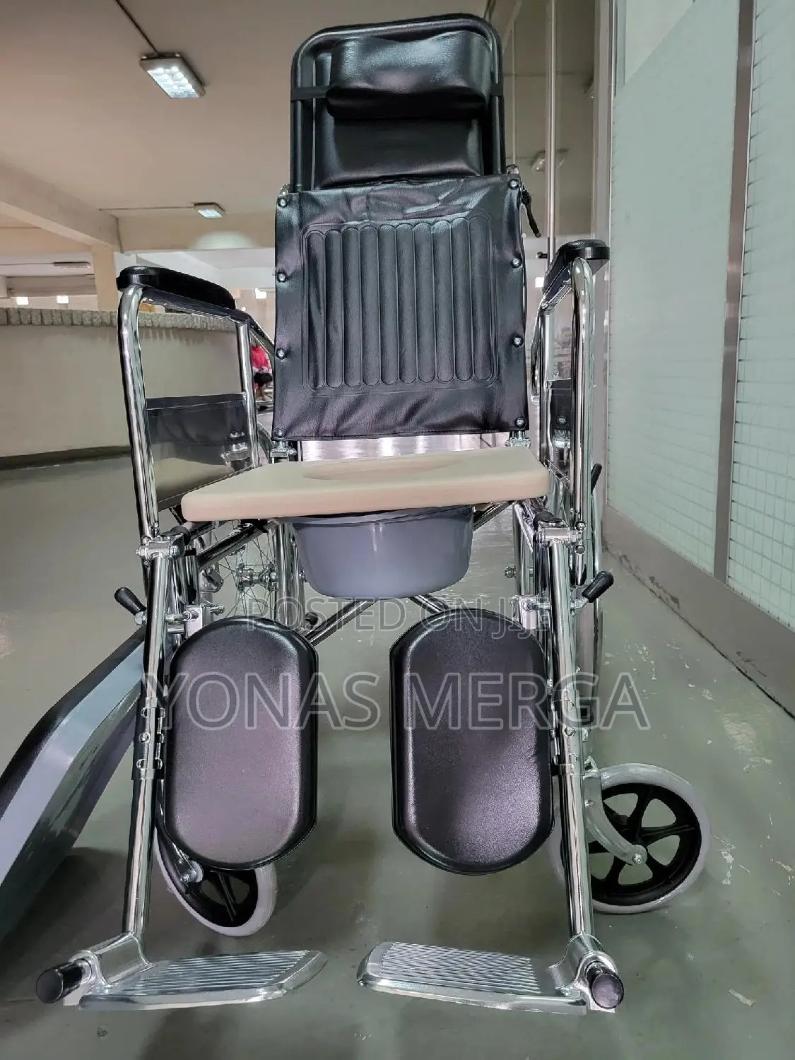 Folding Toilet Wheelchairs for Adult,Provide Quality Service