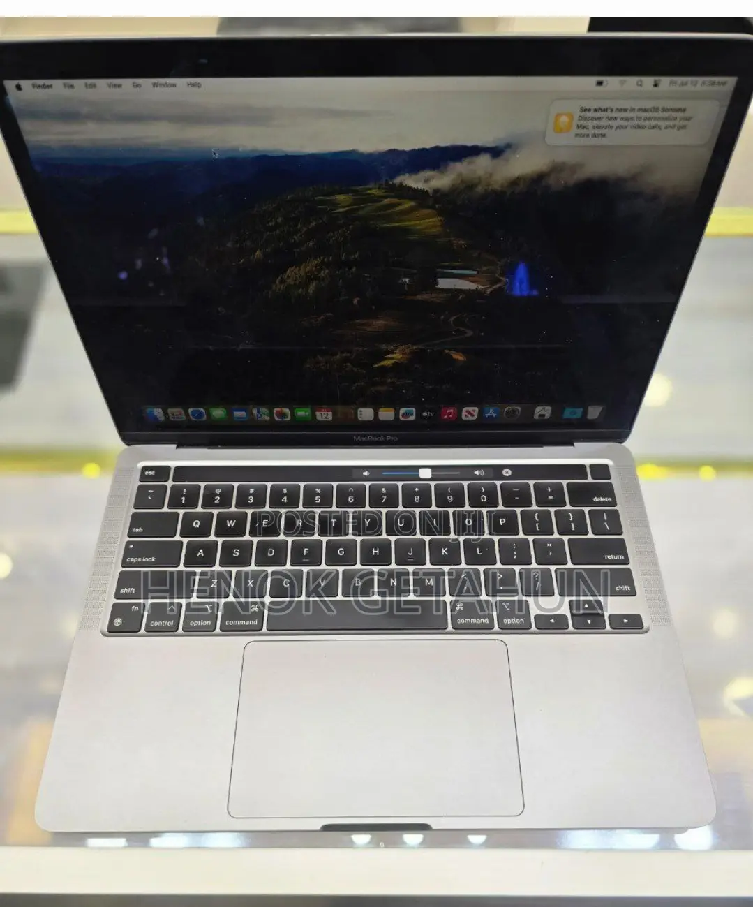 New Laptop Apple MacBook Pro 2020 M1 8GB Apple M1 SSD 512GB