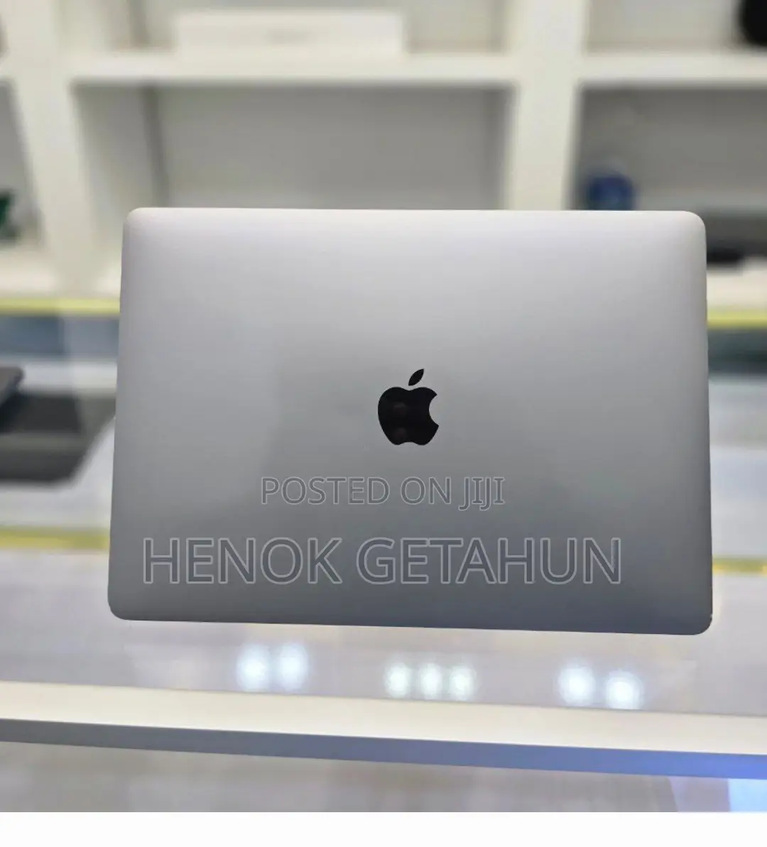 New Laptop Apple MacBook Pro 2020 M1 8GB Apple M1 SSD 512GB