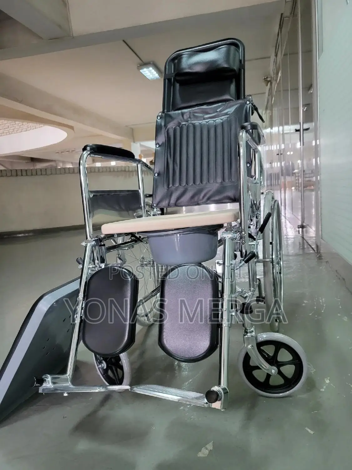Wheelchair Include 1*Fold Wheelchair,1* Toilet Bowl,1*Shower
