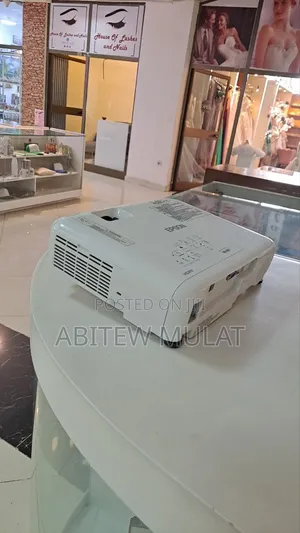 Photo - Iepson Projector BRAND NEW 
Model Name: EB-E01