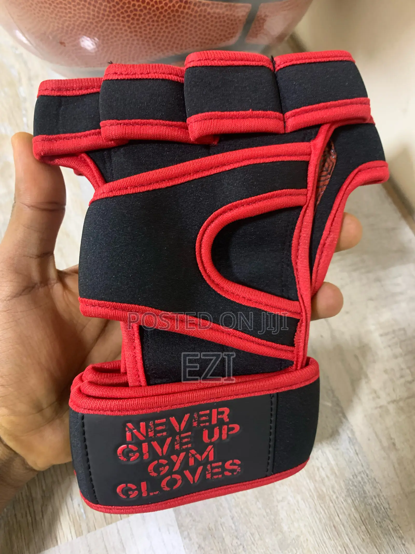 Gym Glove With Strap