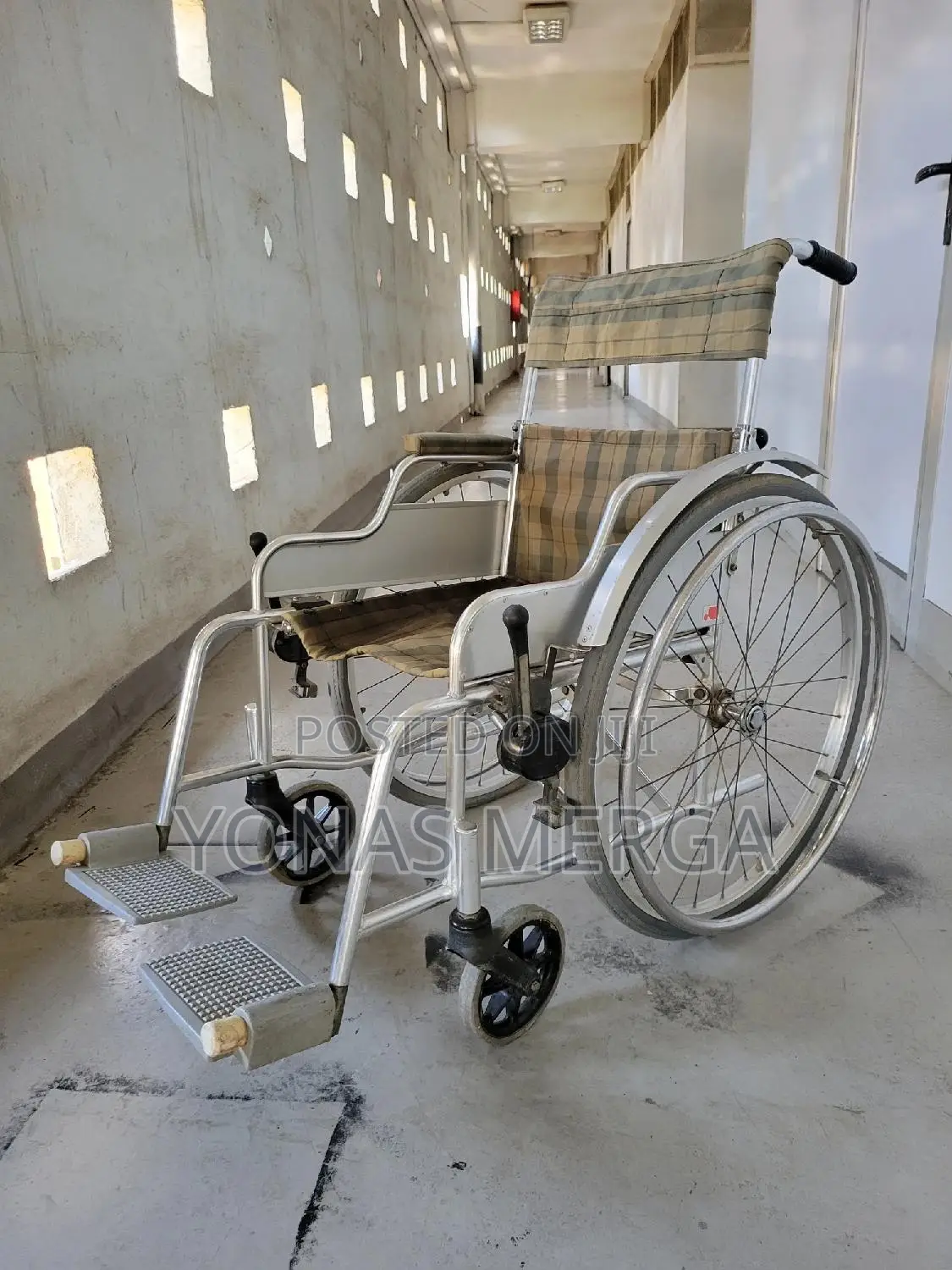 Rental Wheelchair+Easy to Carry and Super Load Bearing
