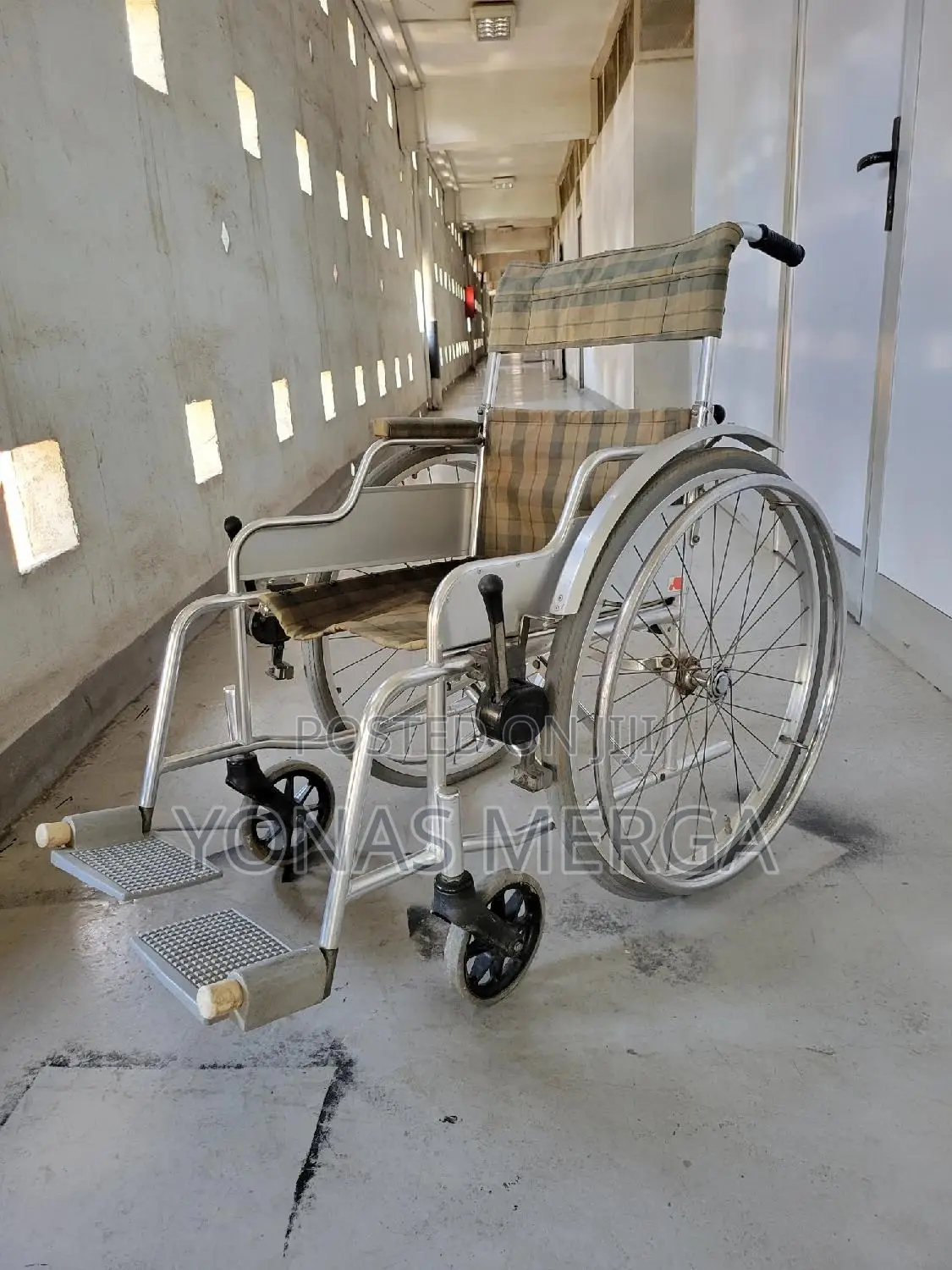 Rental for Sell WHEELCHAIR: The Sturdy and Lightweight