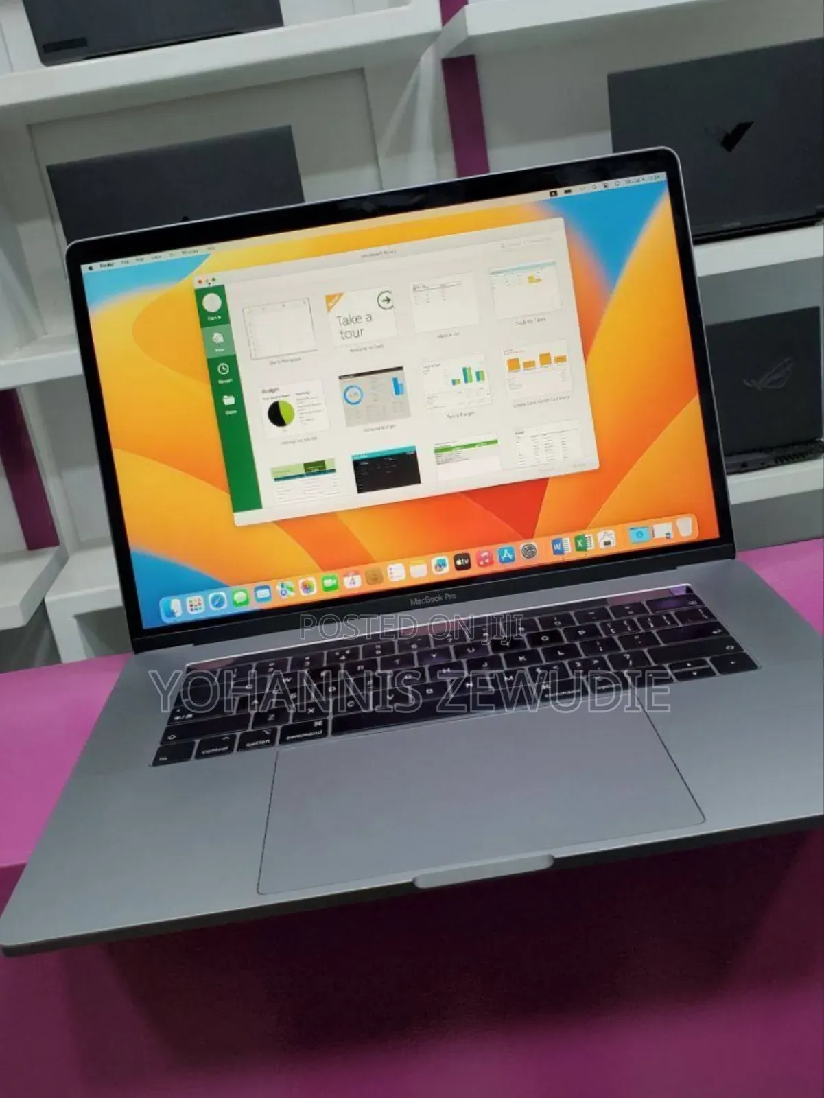 New Laptop Apple MacBook Pro 2018 16GB Intel Core I7 SSD 512GB