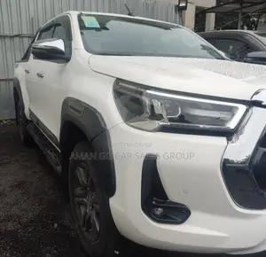 New Toyota Hilux 2021 White