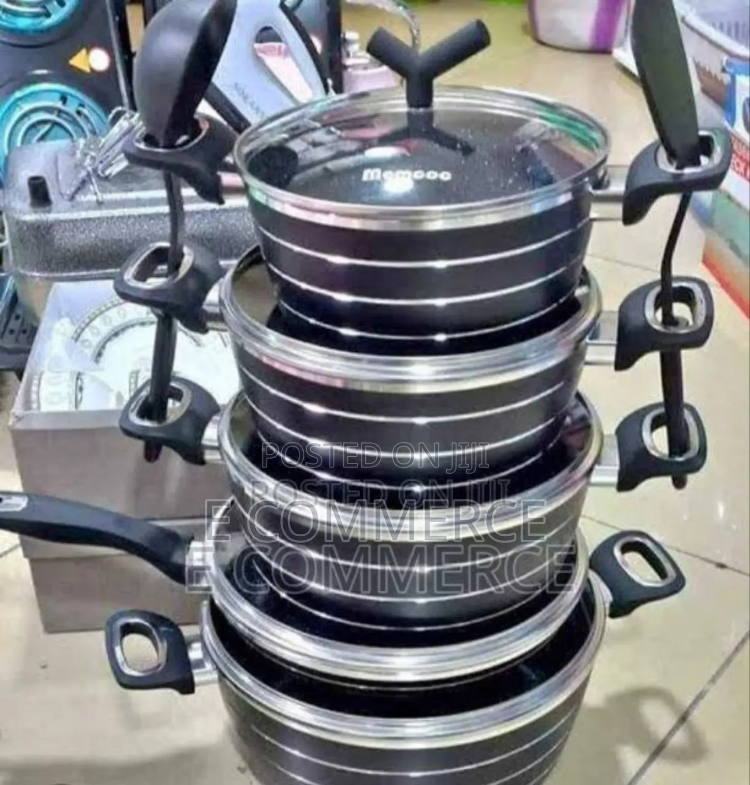 Momcoc ትልቁ እና ትንሽ Size Kitchenware Set