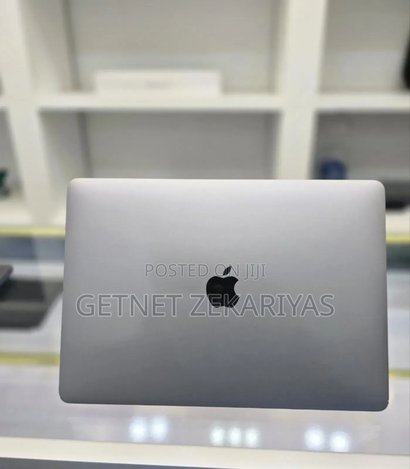 New Laptop Apple MacBook Pro M1 8GB Apple M1 Pro SSD 256GB