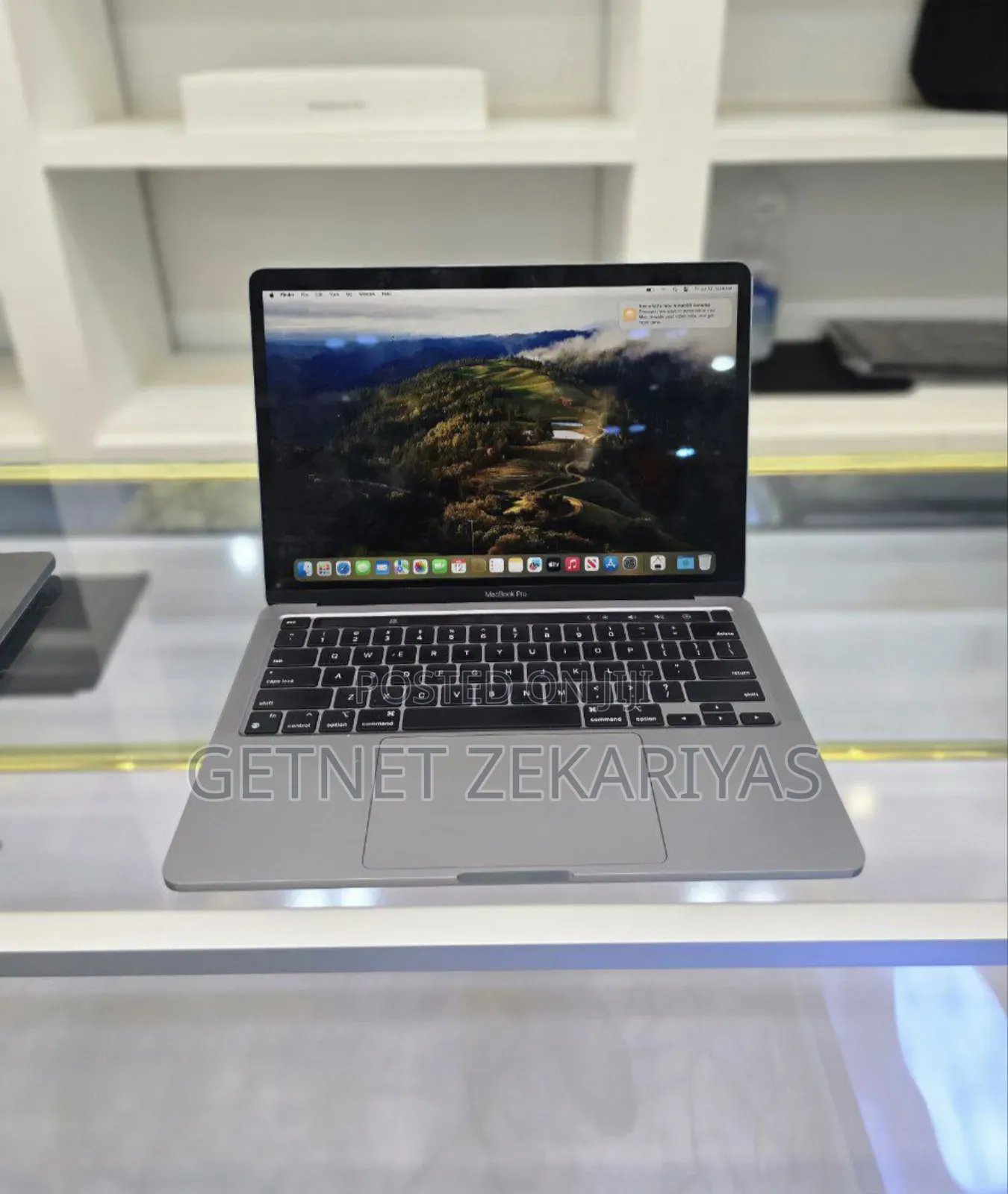 New Laptop Apple MacBook Pro M1 8GB Apple M1 Pro SSD 256GB