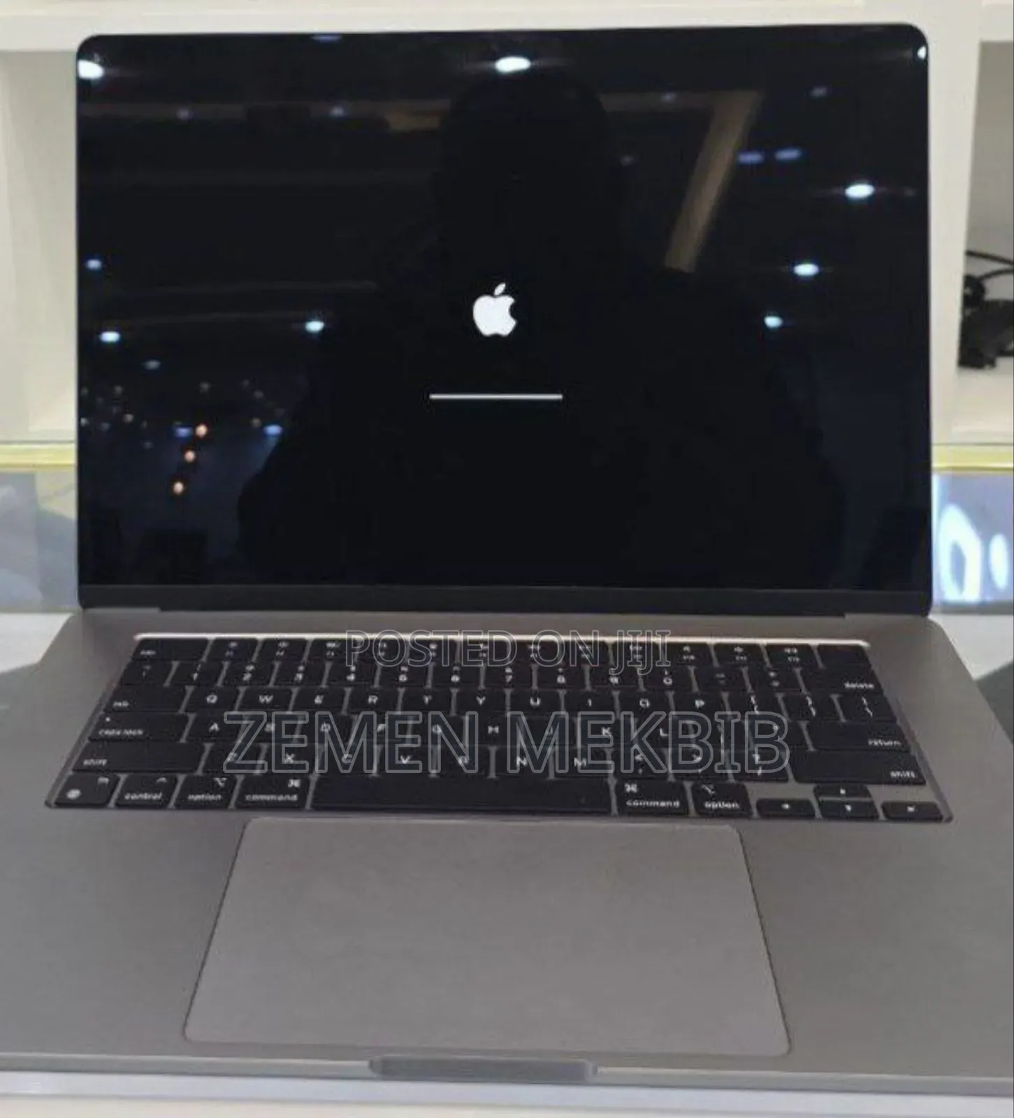 New Laptop Apple MacBook Air 2022 M2 8GB Intel Core I7 SSD 256GB