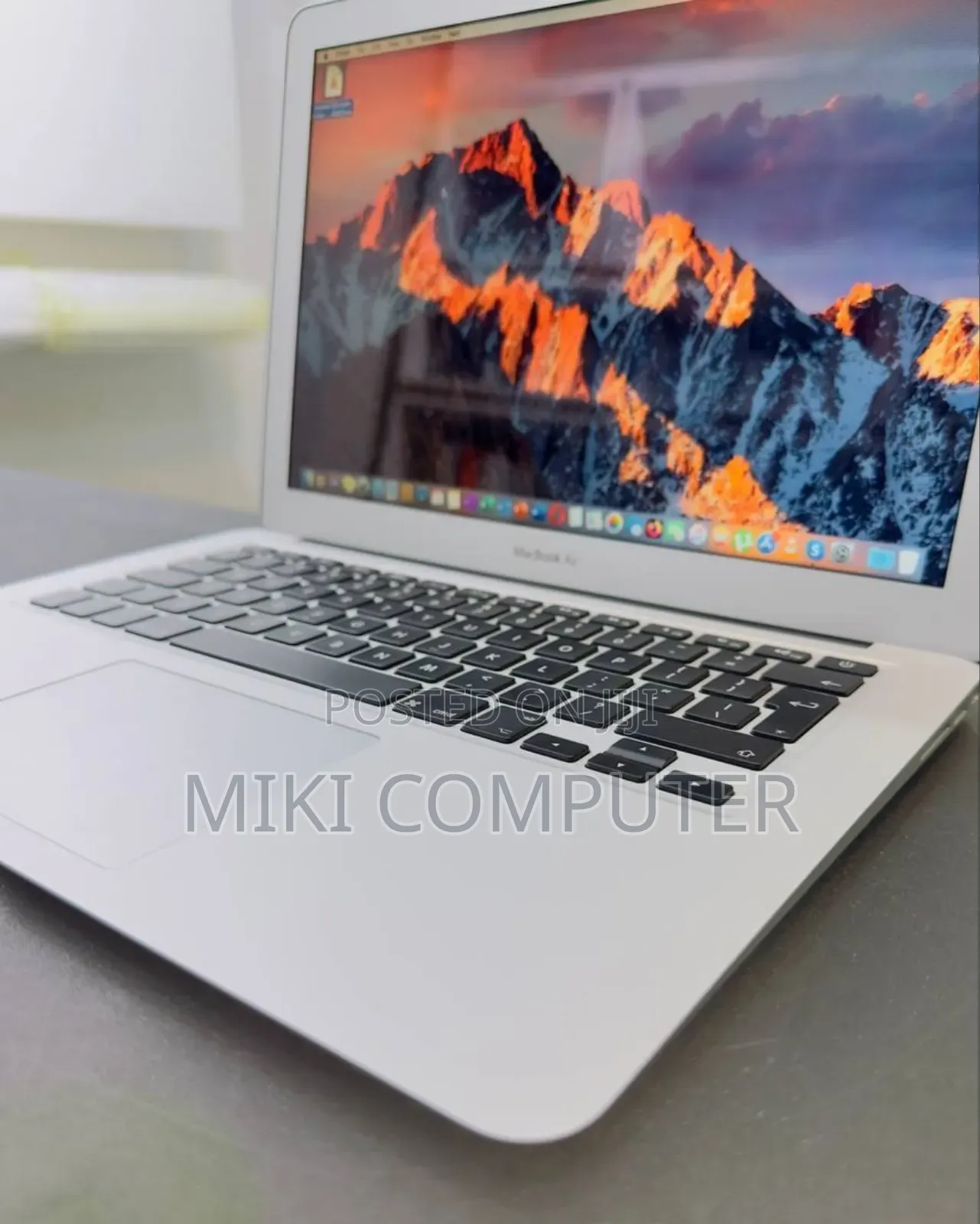 New Laptop Apple MacBook Air 2017 8GB Intel Core I5 SSD 256GB