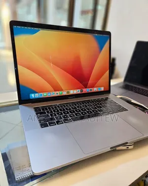 New Laptop Apple MacBook Pro 2018 32GB Intel Core I9 SSD 1T