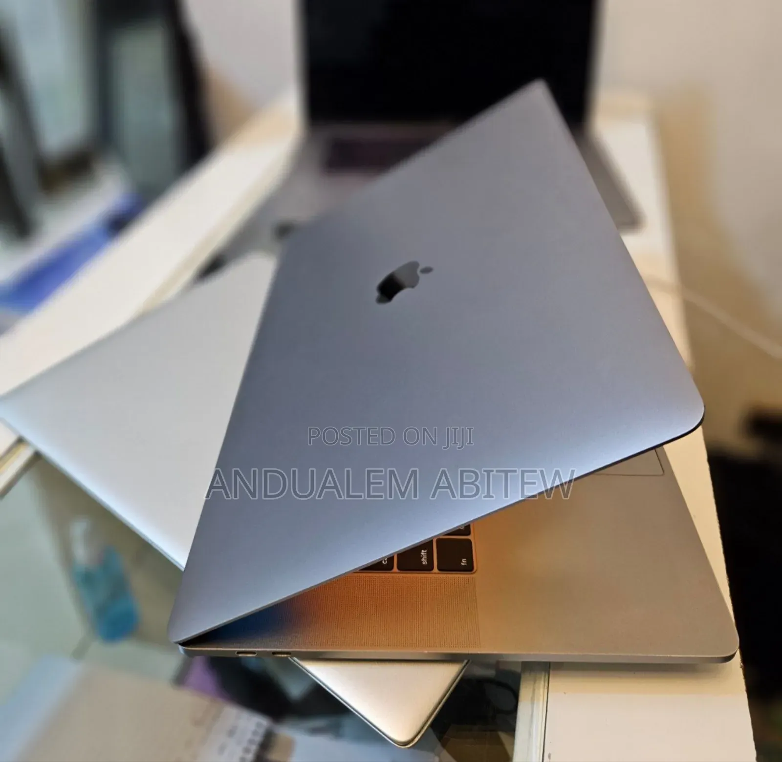 New Laptop Apple MacBook Pro 2018 32GB Intel Core I9 SSD 1T