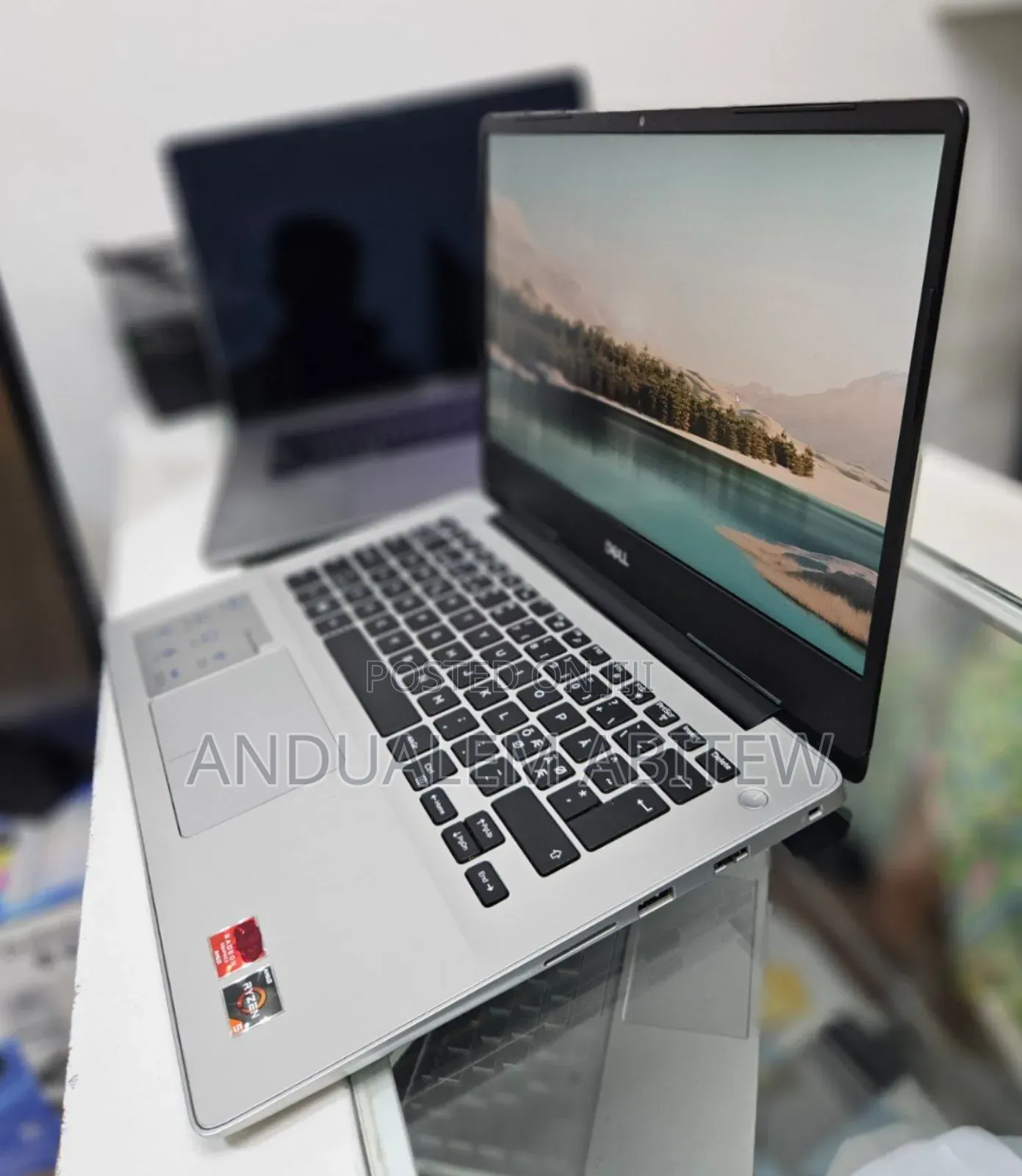 New Laptop Dell Inspiron 15 8GB AMD Ryzen 5 SSD 256GB