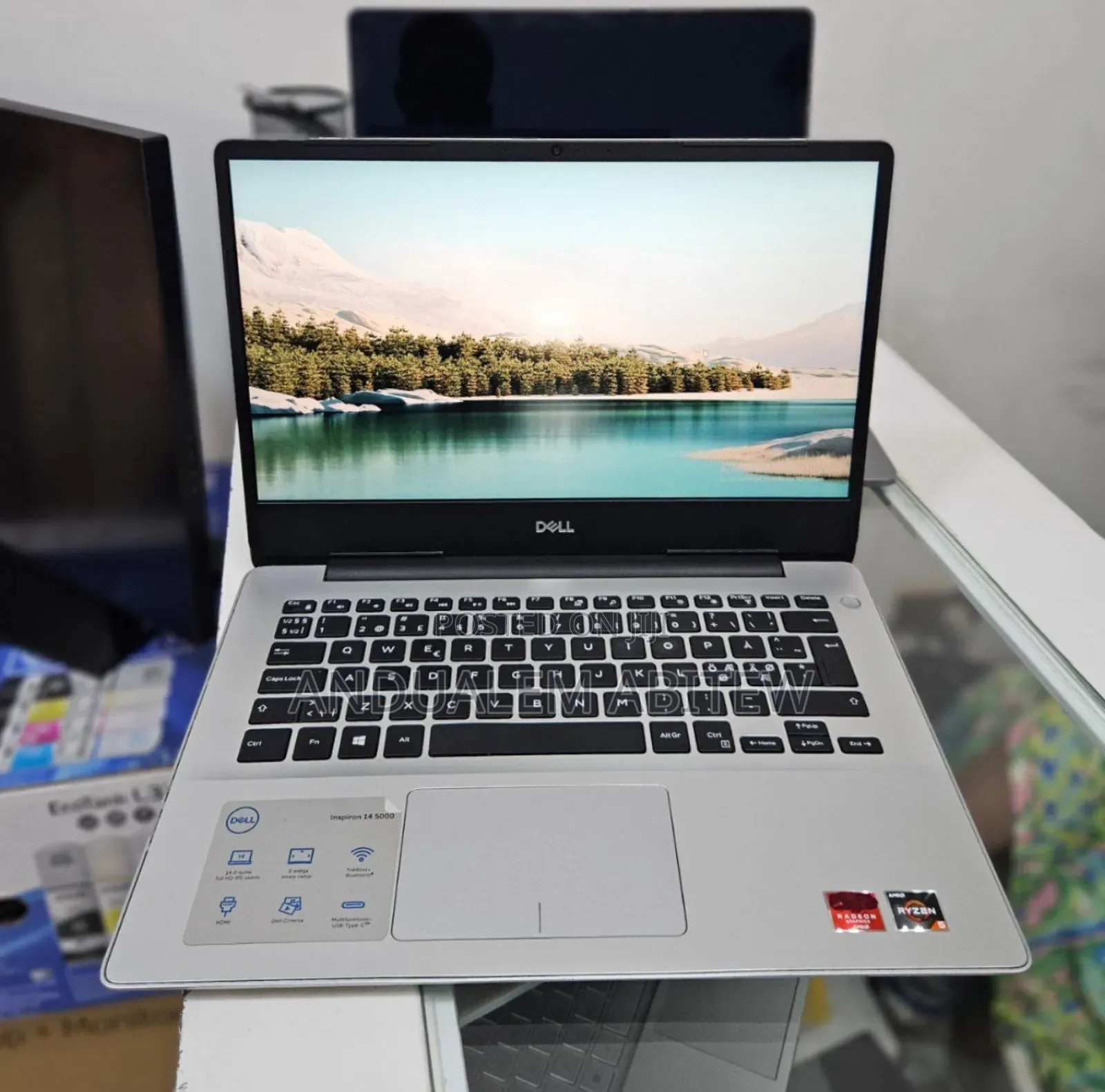 New Laptop Dell Inspiron 15 8GB AMD Ryzen 5 SSD 256GB