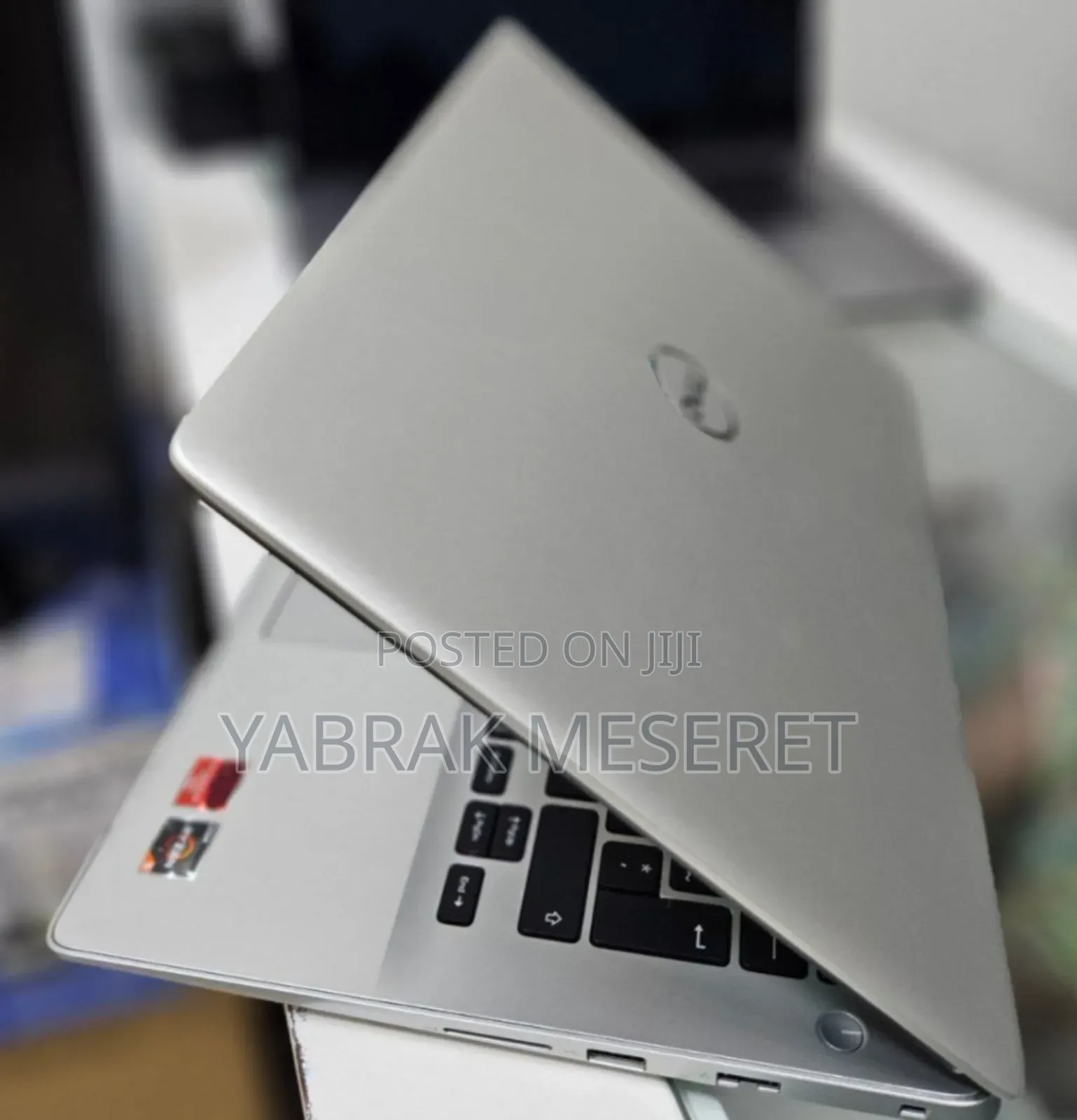 New Laptop Dell 8GB AMD Ryzen 5 SSD 256GB