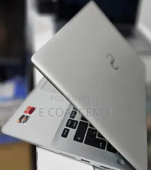 New Laptop Dell 8GB AMD Ryzen 5 SSD 256GB