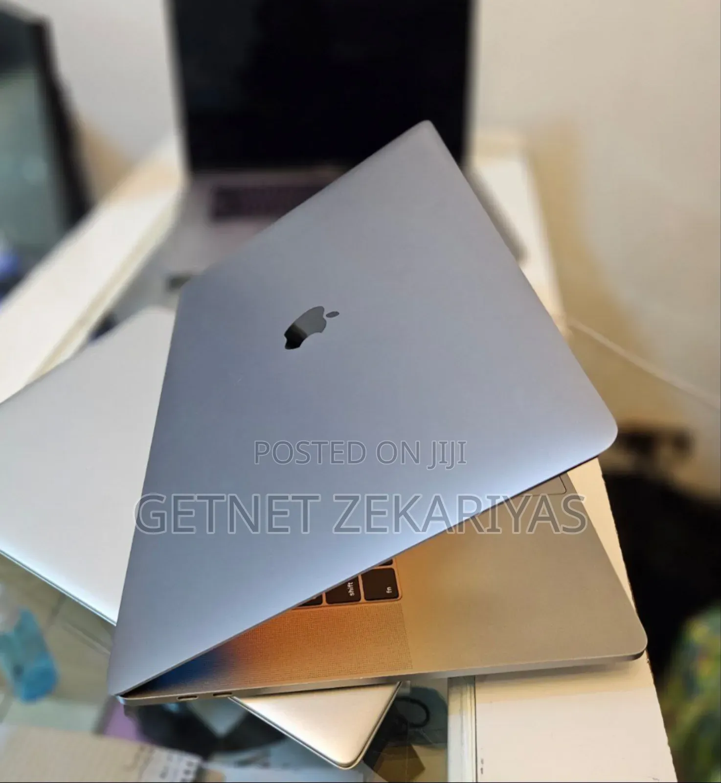 New Laptop Apple MacBook Pro 2018 32GB Intel Core I9 SSD 1T