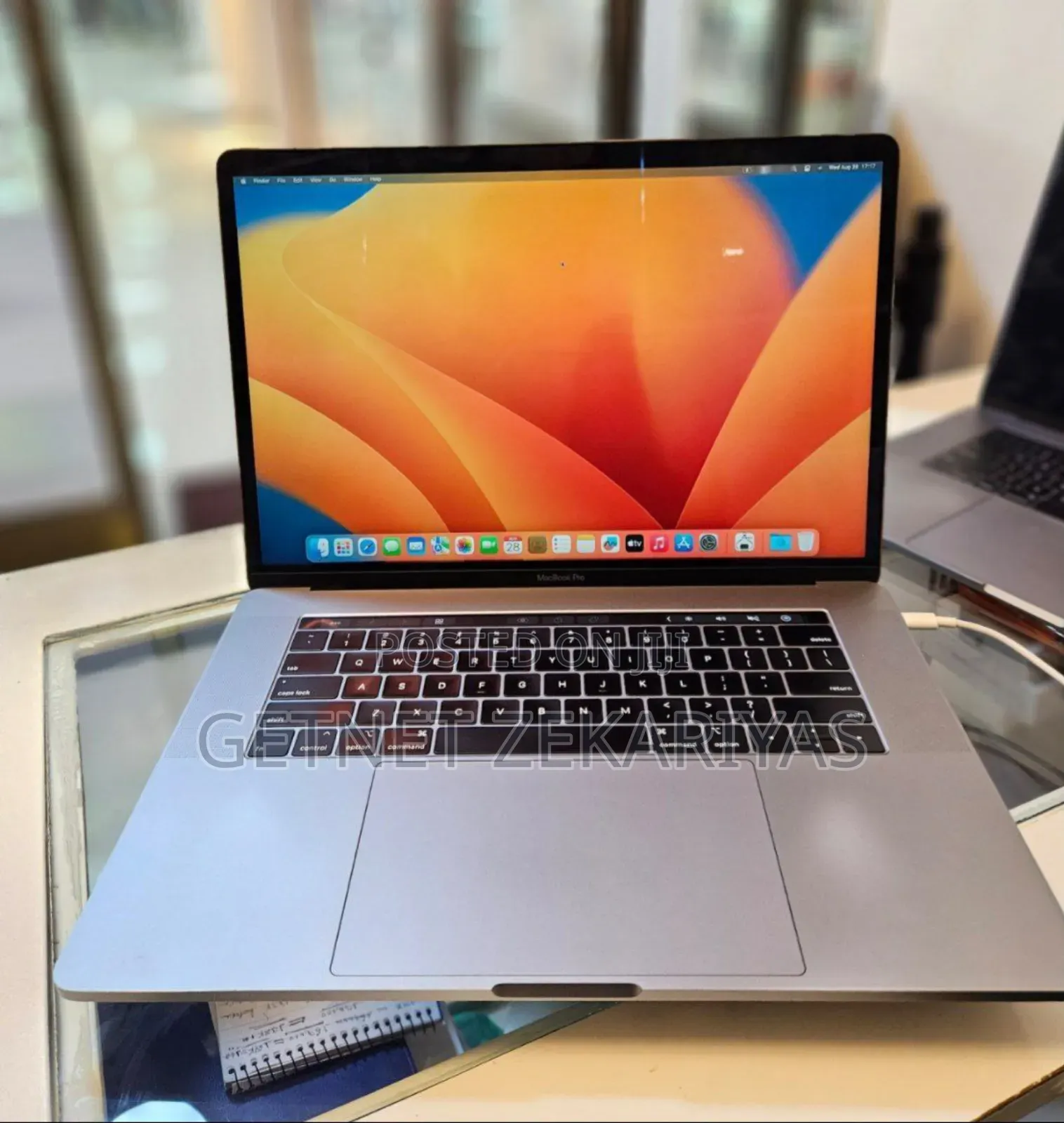 New Laptop Apple MacBook Pro 2018 32GB Intel Core I9 SSD 1T