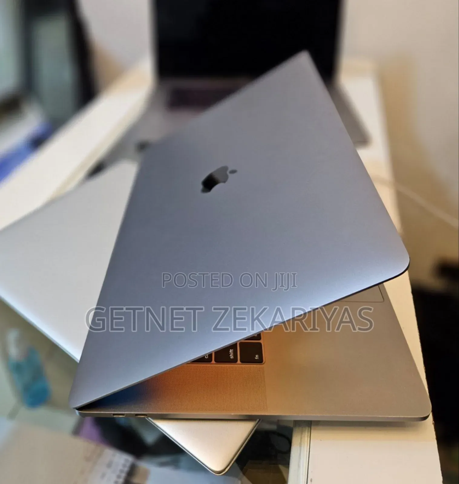 New Laptop Apple MacBook Pro 2018 32GB Intel Core I9 SSD 1T