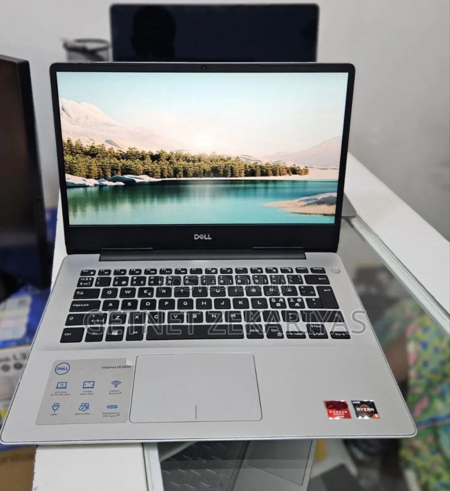 New Laptop Dell Inspiron 5559 8GB AMD Ryzen 5 SSD 256GB