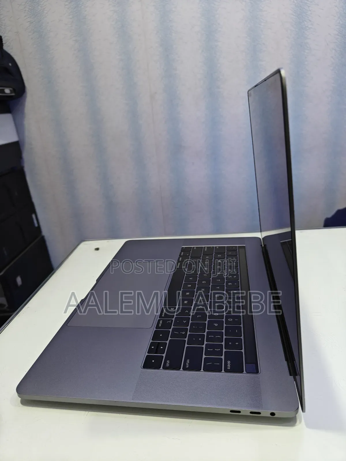 New Laptop Apple MacBook Pro 2019 16GB Intel Core I9 SSD 1T