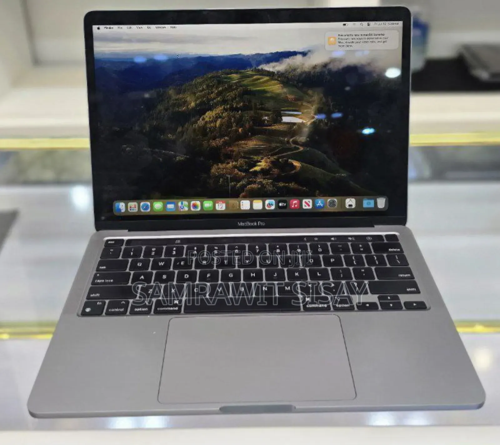 New Laptop Apple MacBook Pro 2020 M1 8GB Apple M1 Pro SSD 256GB