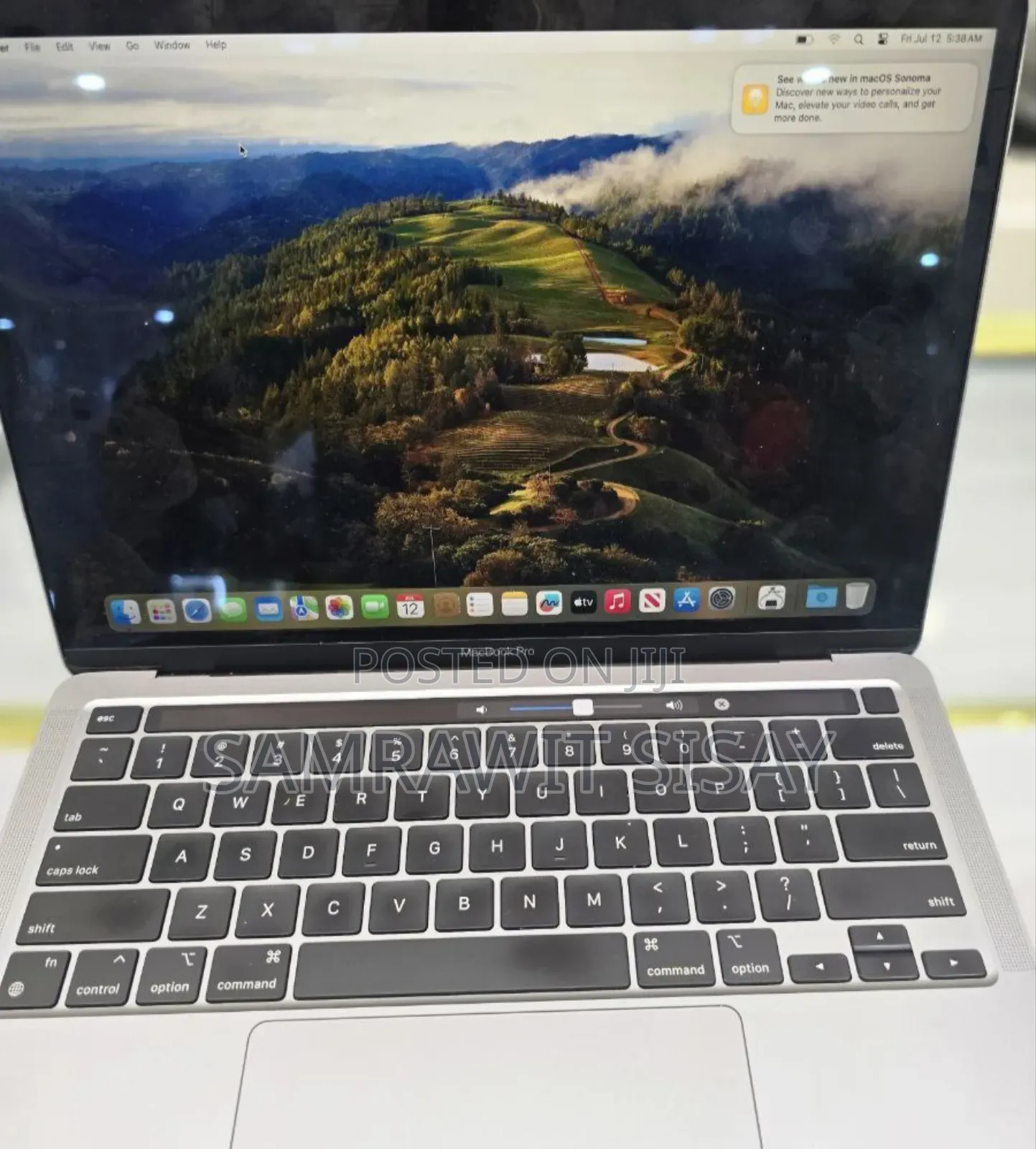 New Laptop Apple MacBook Pro 2020 M1 8GB Apple M1 Pro SSD 256GB