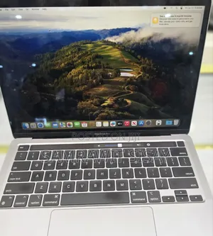 New Laptop Apple MacBook Pro 2020 M1 8GB Apple M1 Pro SSD 256GB