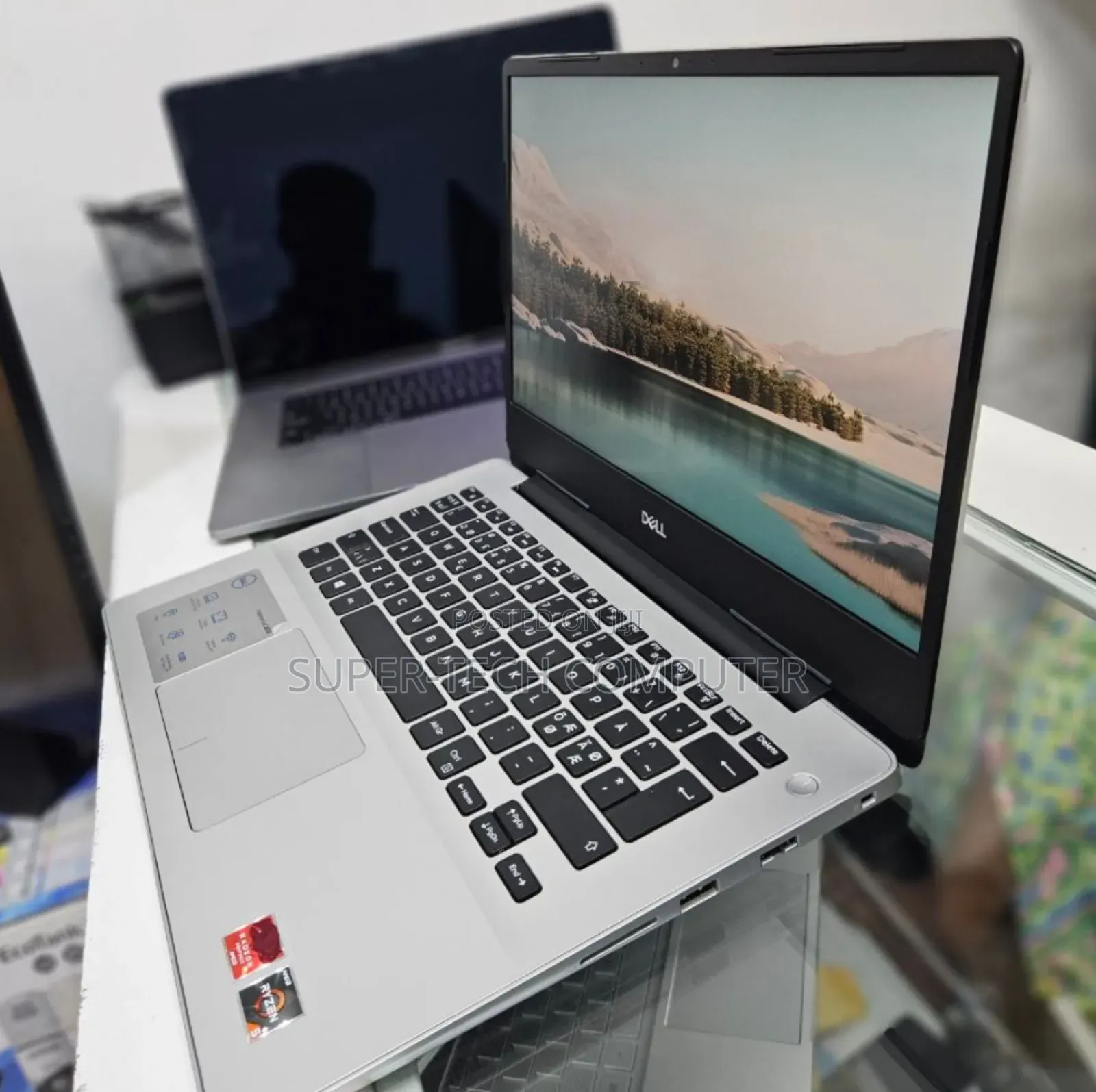 New Laptop Dell Inspiron 15 5548 8GB AMD Ryzen 5 SSD 256GB