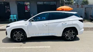 Hyundai Tucson 2022 White