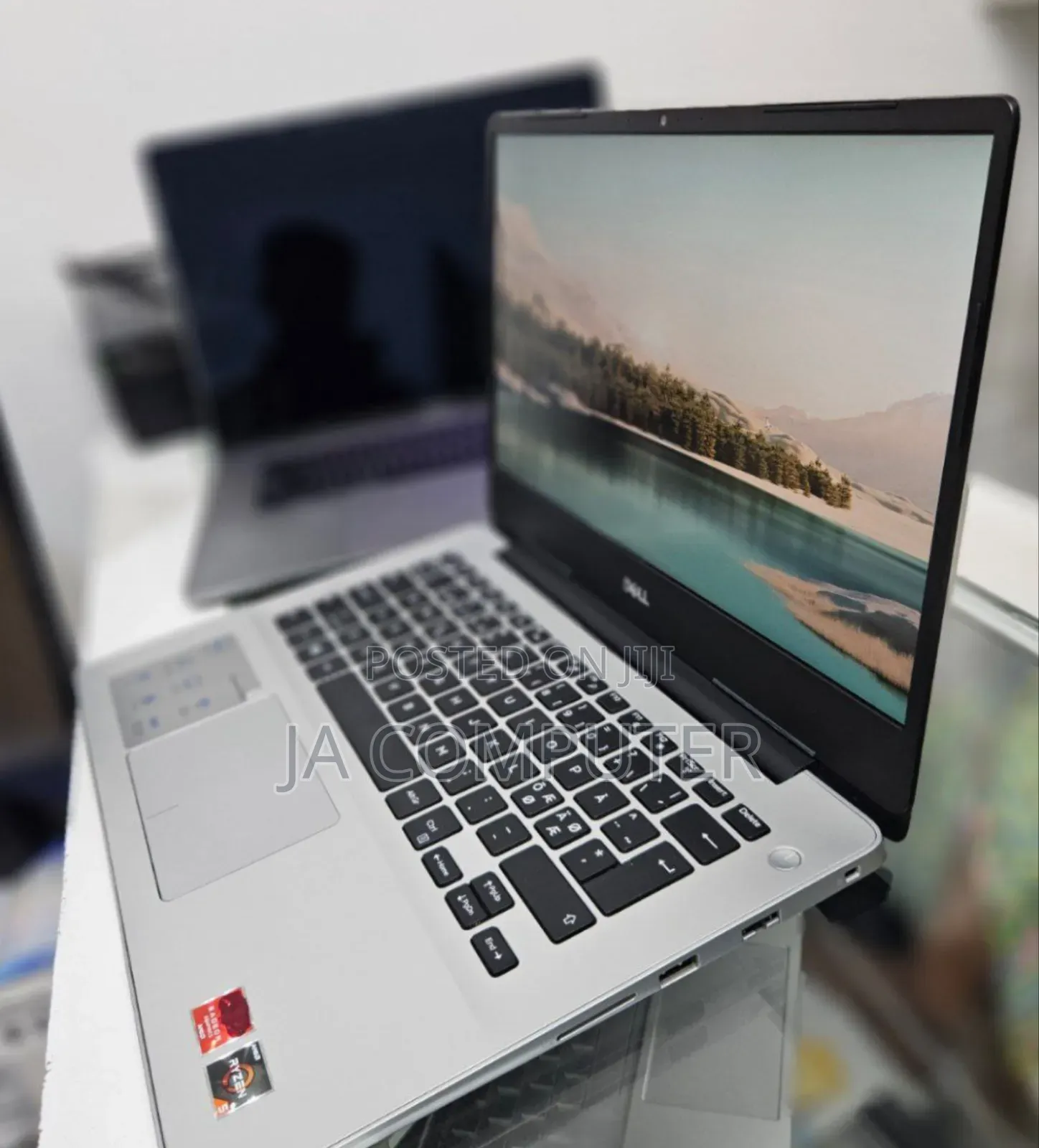 New Laptop Dell Inspiron 5548 8GB AMD Ryzen 5 SSD 256GB