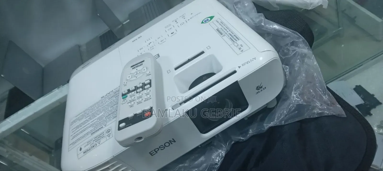 .Brand New EPSON Projector