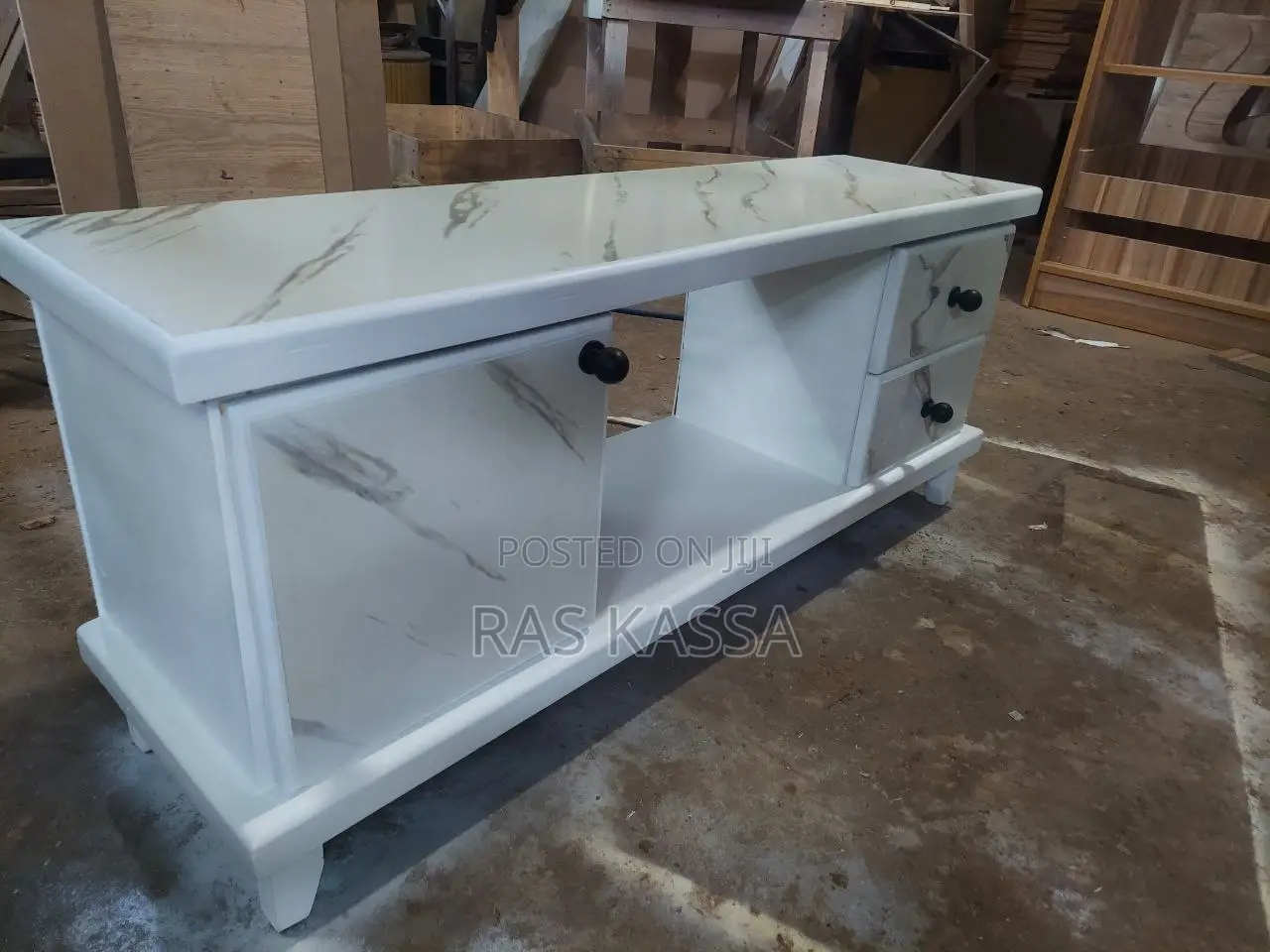 1,20 ቲቪ እስታንድ