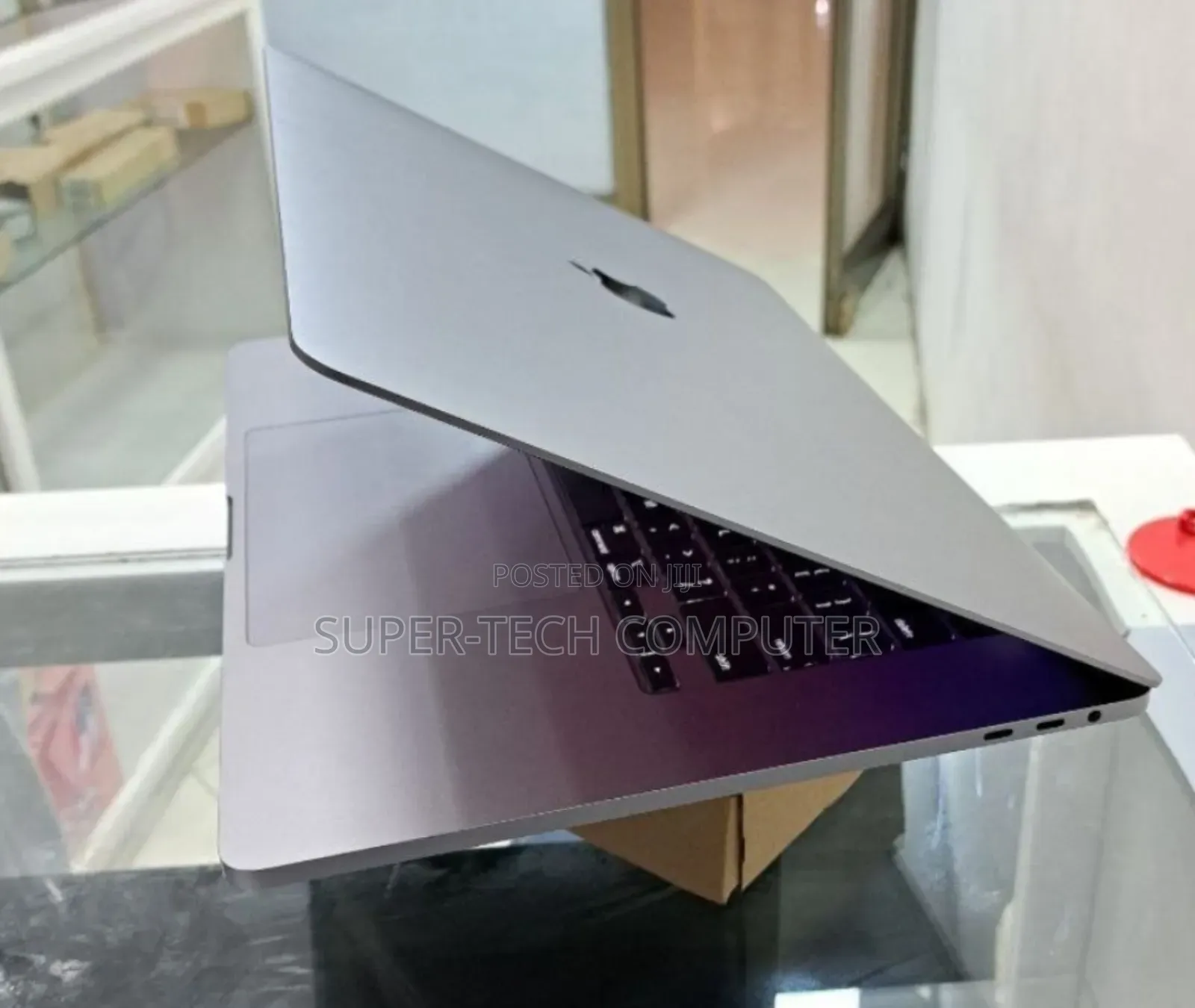 New Laptop Apple MacBook Pro 2018 32GB Intel Core I9 SSD 1T