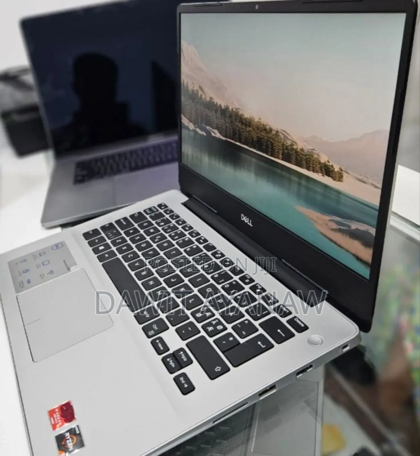 New Laptop Dell Inspiron 15 8GB AMD Ryzen 5 SSD 256GB