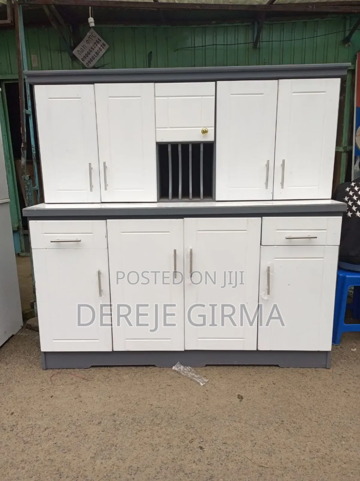 1,60cm ኪችን ከነተሰቃዩ