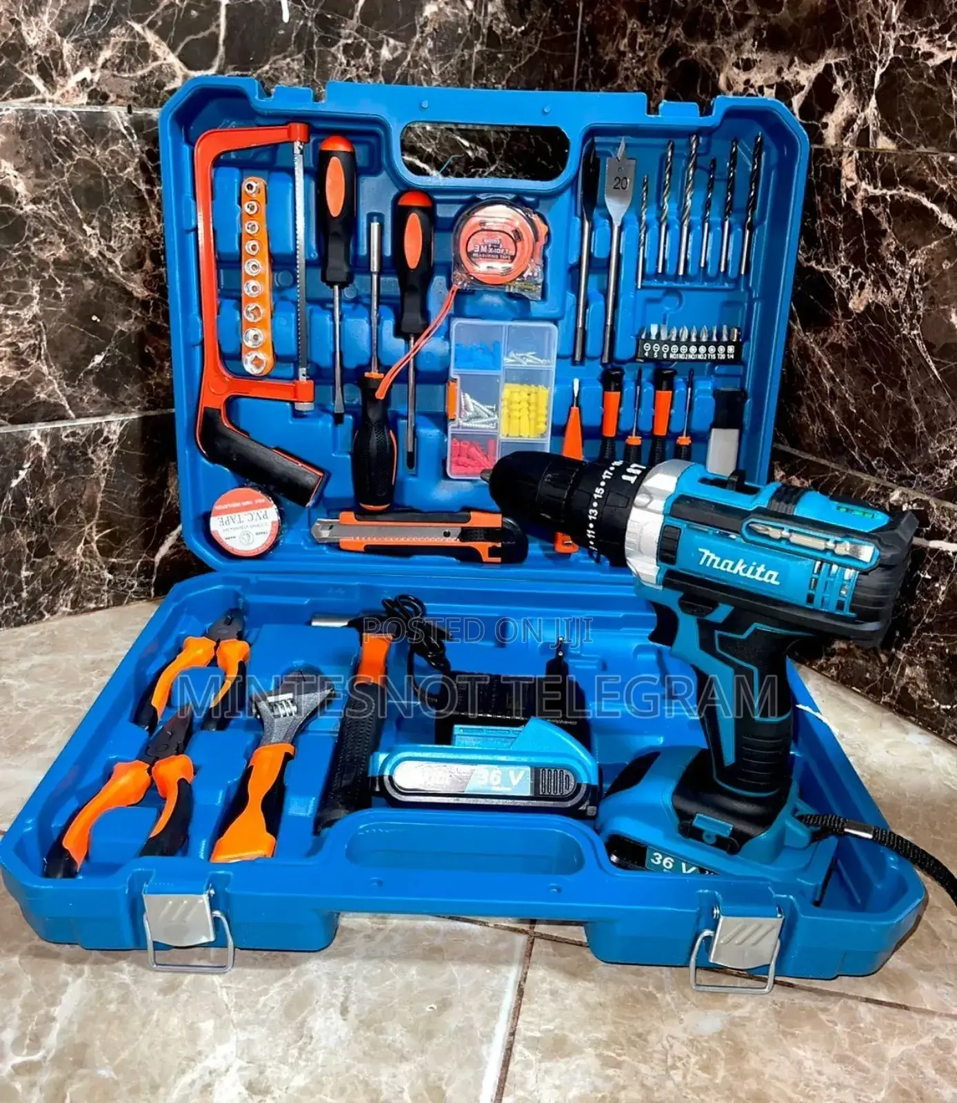 Makita Chargeable Drill With Accessories 9000