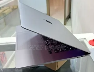 New Laptop Apple MacBook Pro 2018 32GB Intel Core I9 SSD 1T
