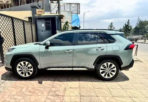 Toyota RAV4 2020 Silver