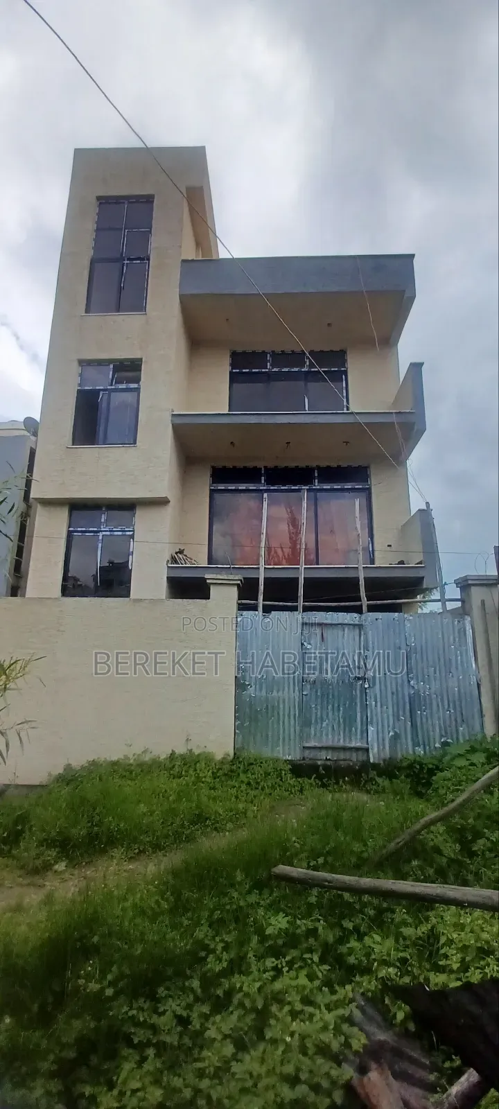 6bdrm House in አዲስ አበባ, Nifas Silk-Lafto for sale