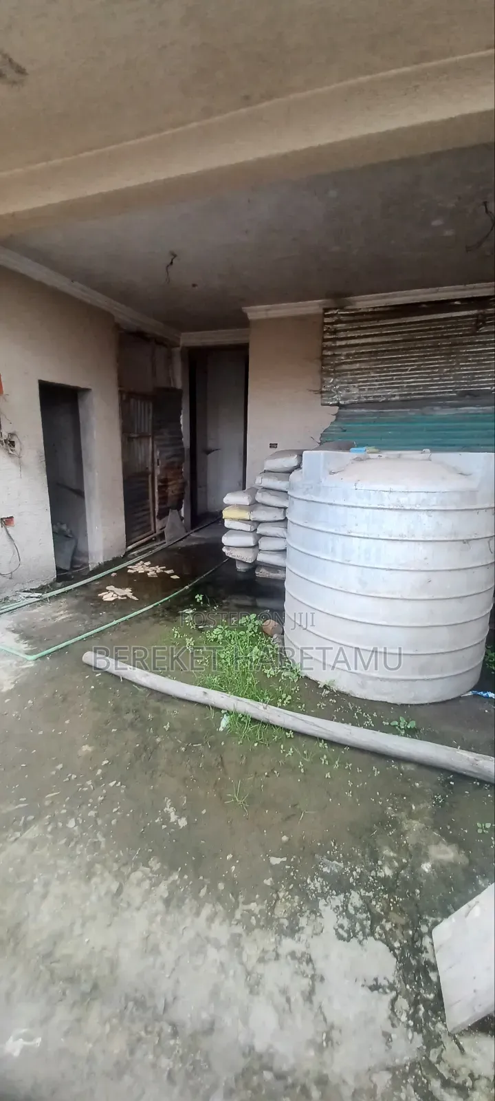 6bdrm House in አዲስ አበባ, Nifas Silk-Lafto for sale