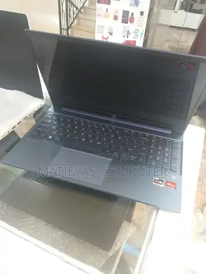 New Laptop HP Pavilion 15 8GB AMD Ryzen 5 SSD 512GB