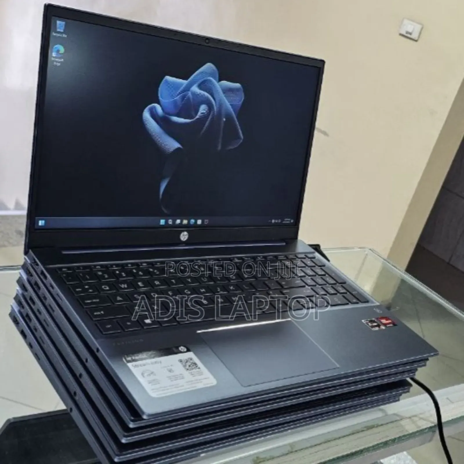 New Laptop HP Pavilion 10 8GB AMD Ryzen 5 SSD 512GB