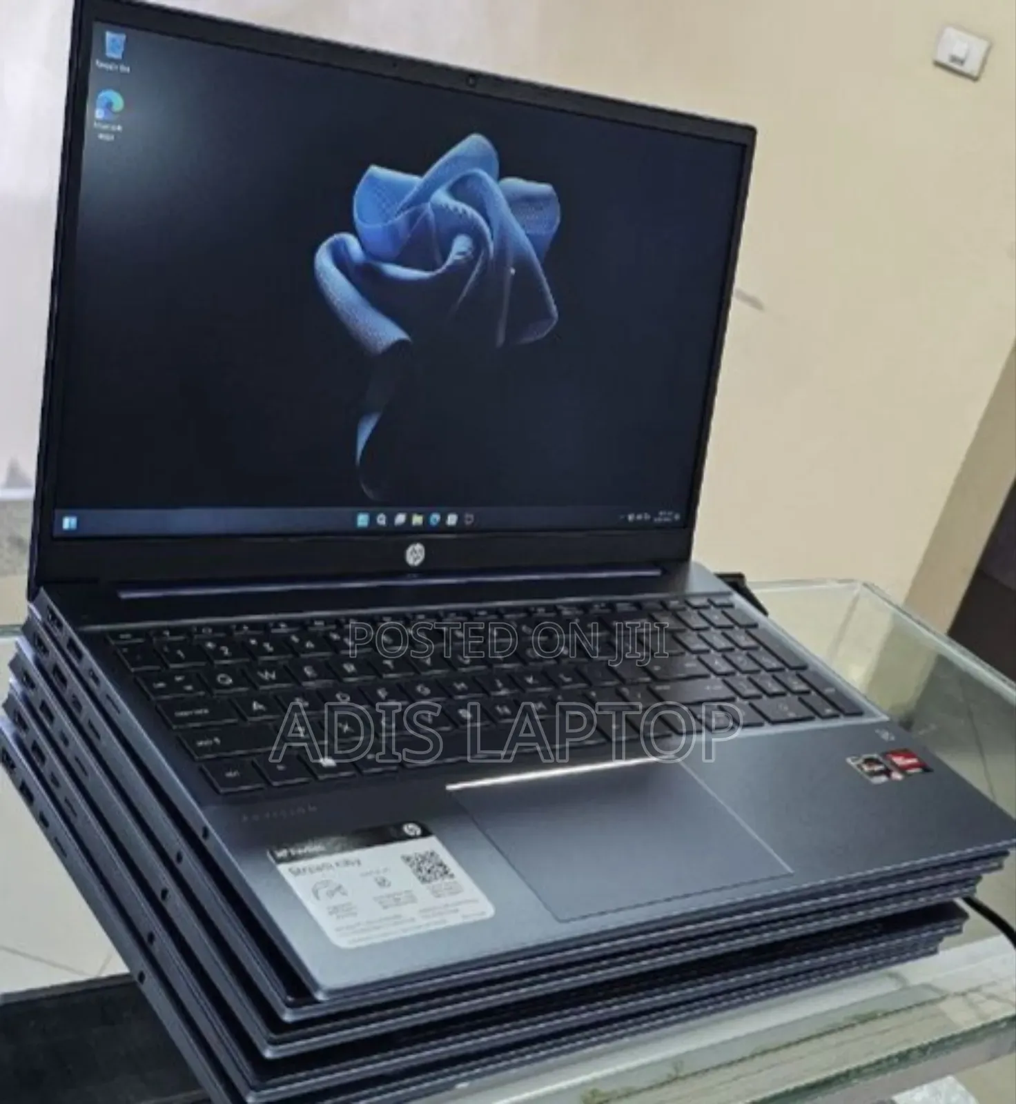 New Laptop HP Pavilion 10 8GB AMD Ryzen 5 SSD 512GB