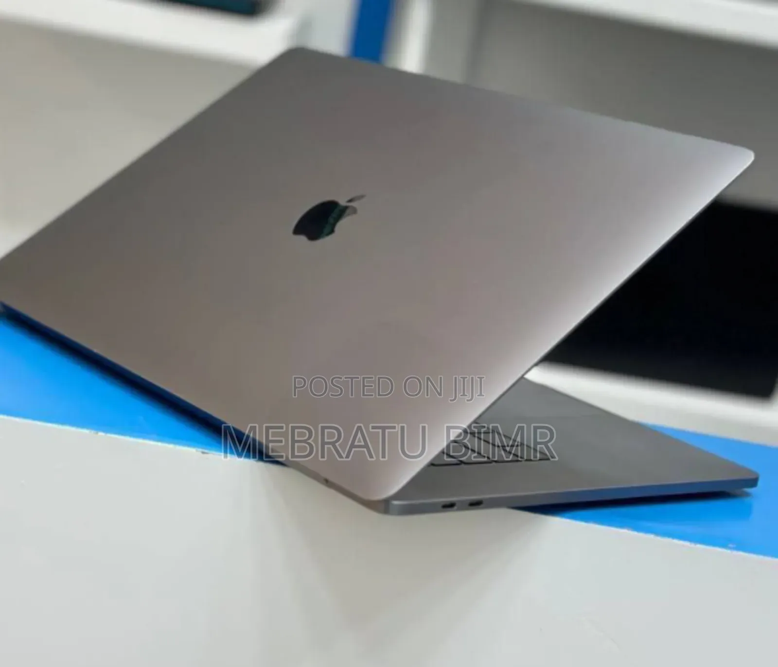 New Laptop Apple MacBook Pro 2017 16GB AMD SSD 512GB